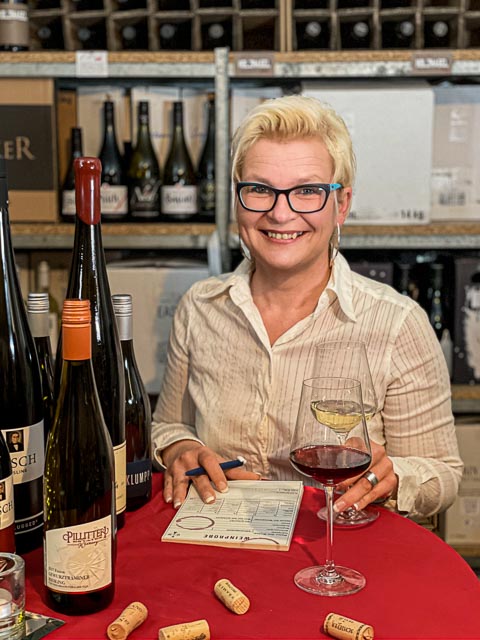 Sommelière Monika bei Glanzberg Passion Wein